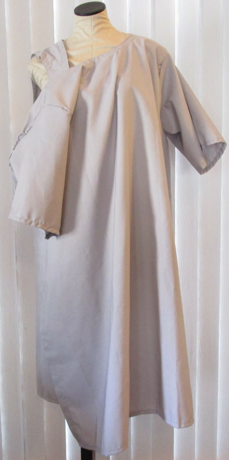 12 pc Hospital Patient 3 Armhole Exam Gown Gray 42″ length Reusable Quality
