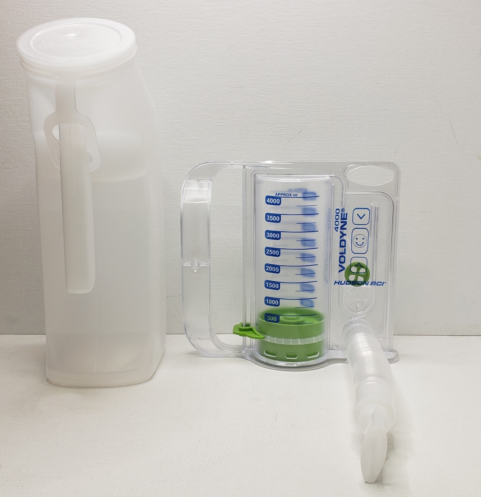 TELEFLEX VOLDYNE 4000 & URINE BOTTLE WITH COVER 1000 CC