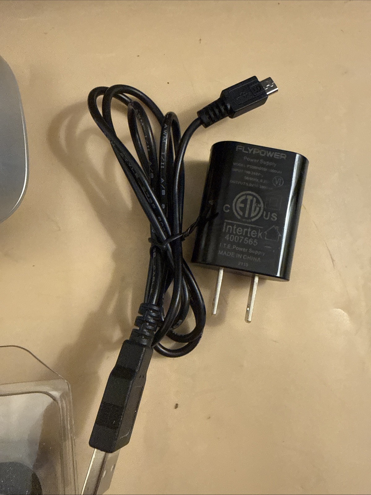 Unitron Charger Moxi Charging Case With cable and plug Travel Case Plus