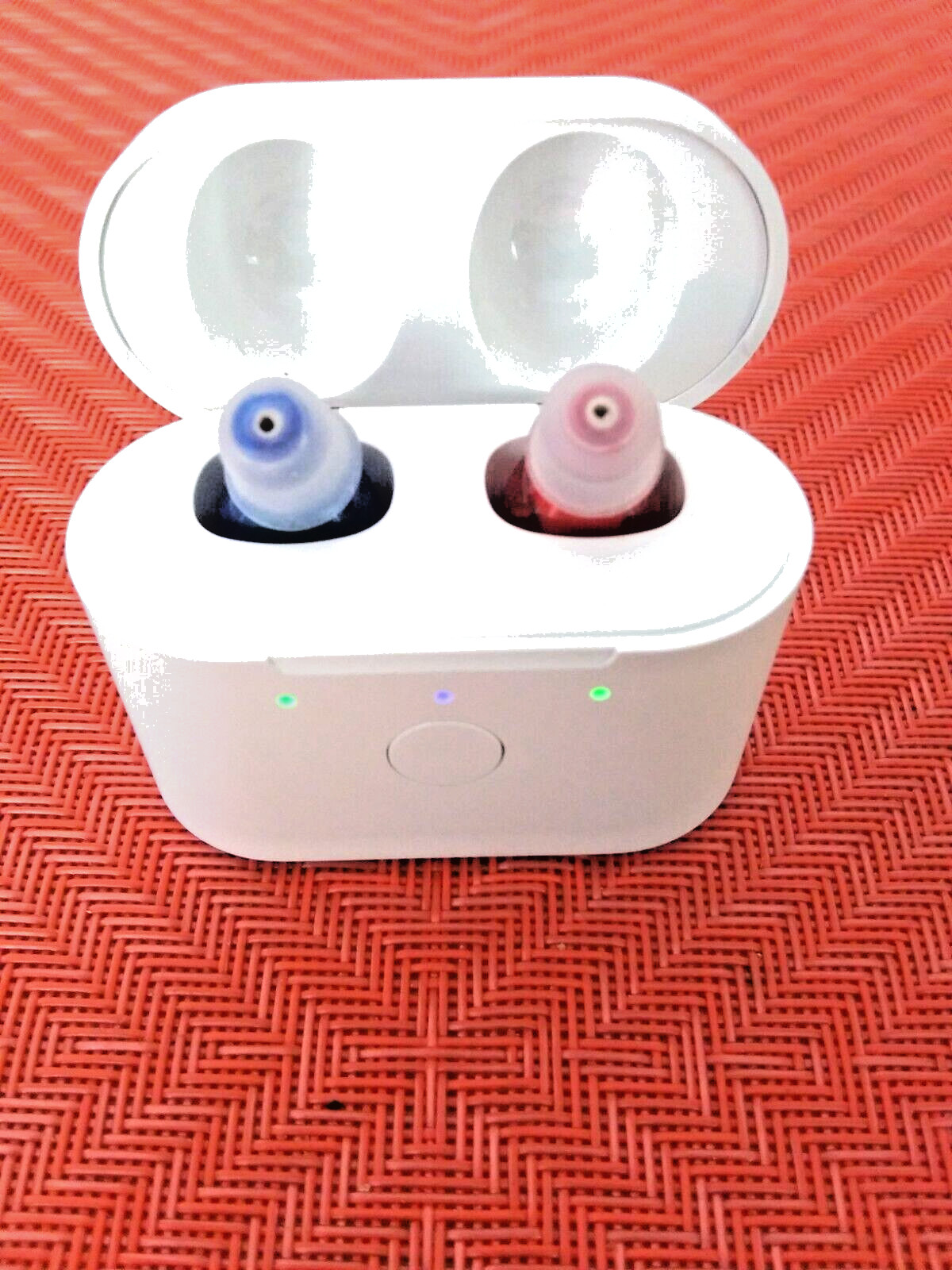 TWO Rechargeable mini CIC Hearing amplifiers noise reduction 3 programs USA