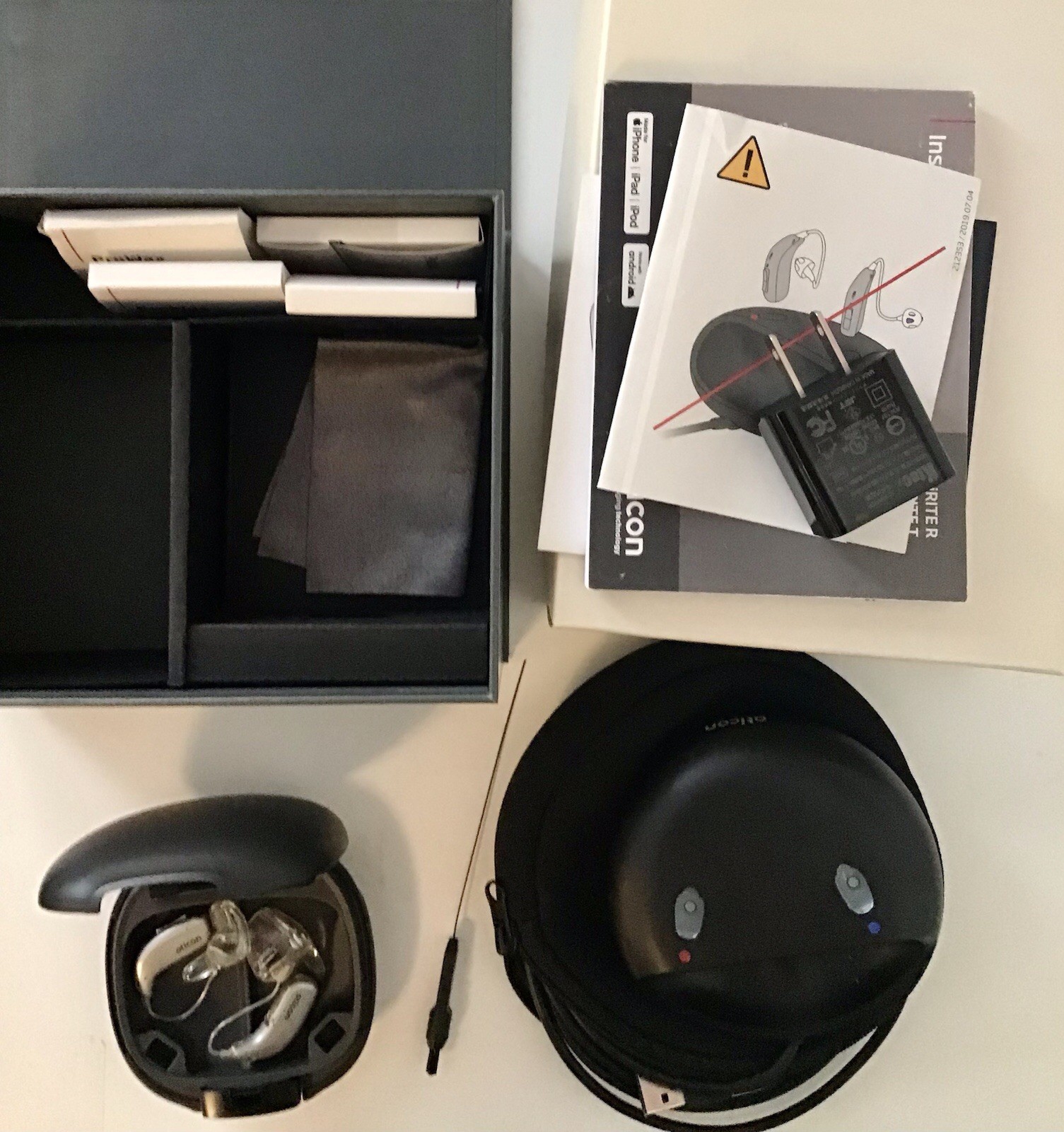 Oticon hearing aids And Charger