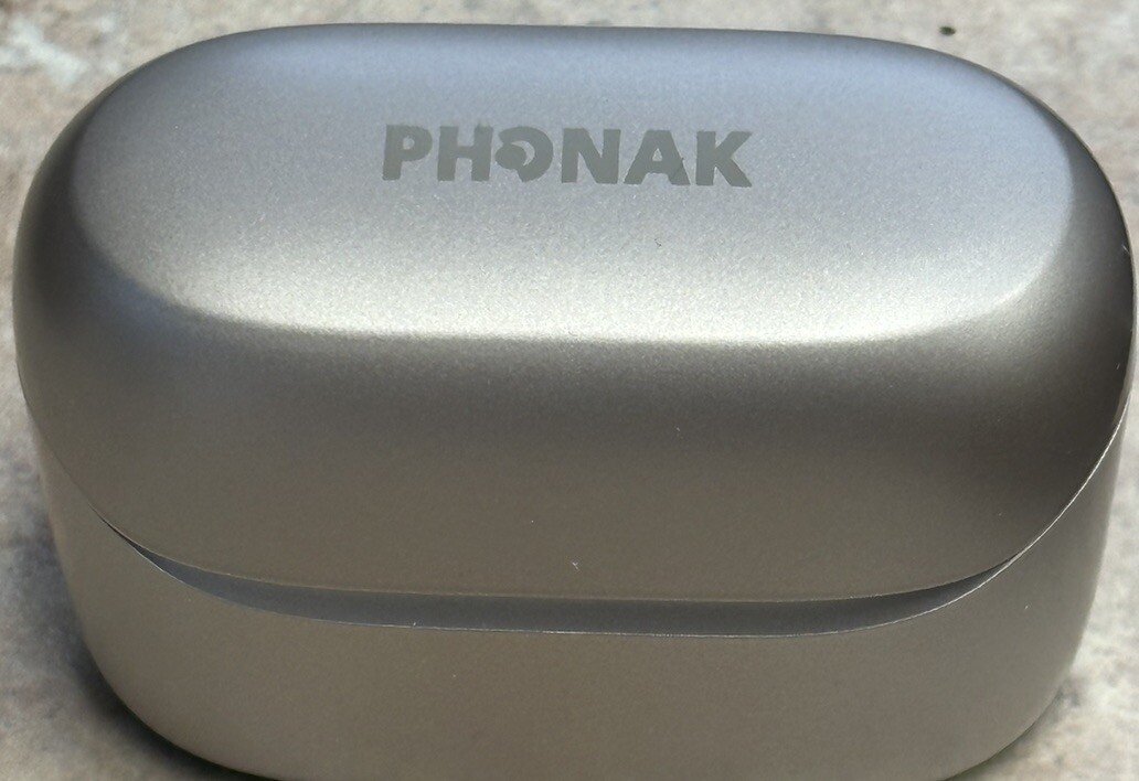 Phonak ChargerGo RIC SPHERE Infinio. With Power Cord & Wall Adaptor. New In Box.