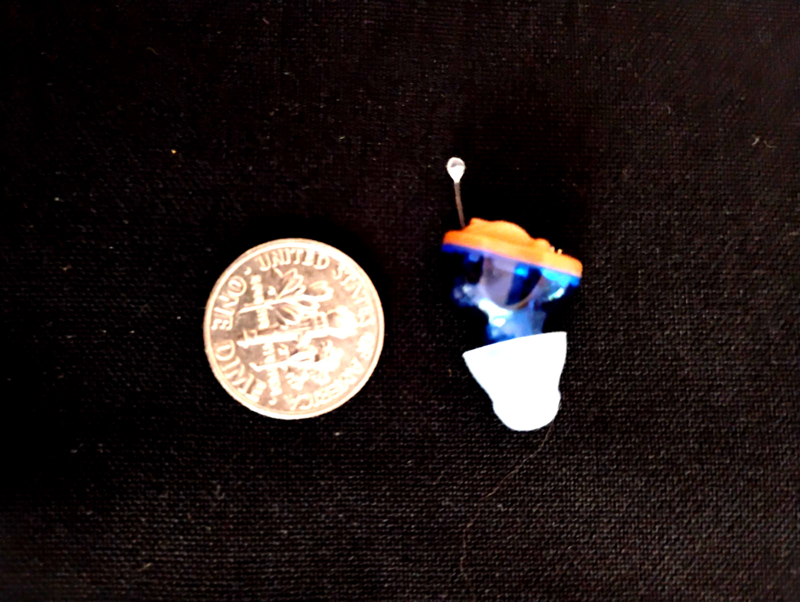 BRAND NEW TINY IN EAR HEARING AMPLIFIER LEFT fit up to 50 below norm USA