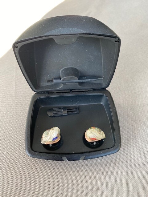 Very Gently used Starkey in ITC (In the canal) rechargeable hearing aids