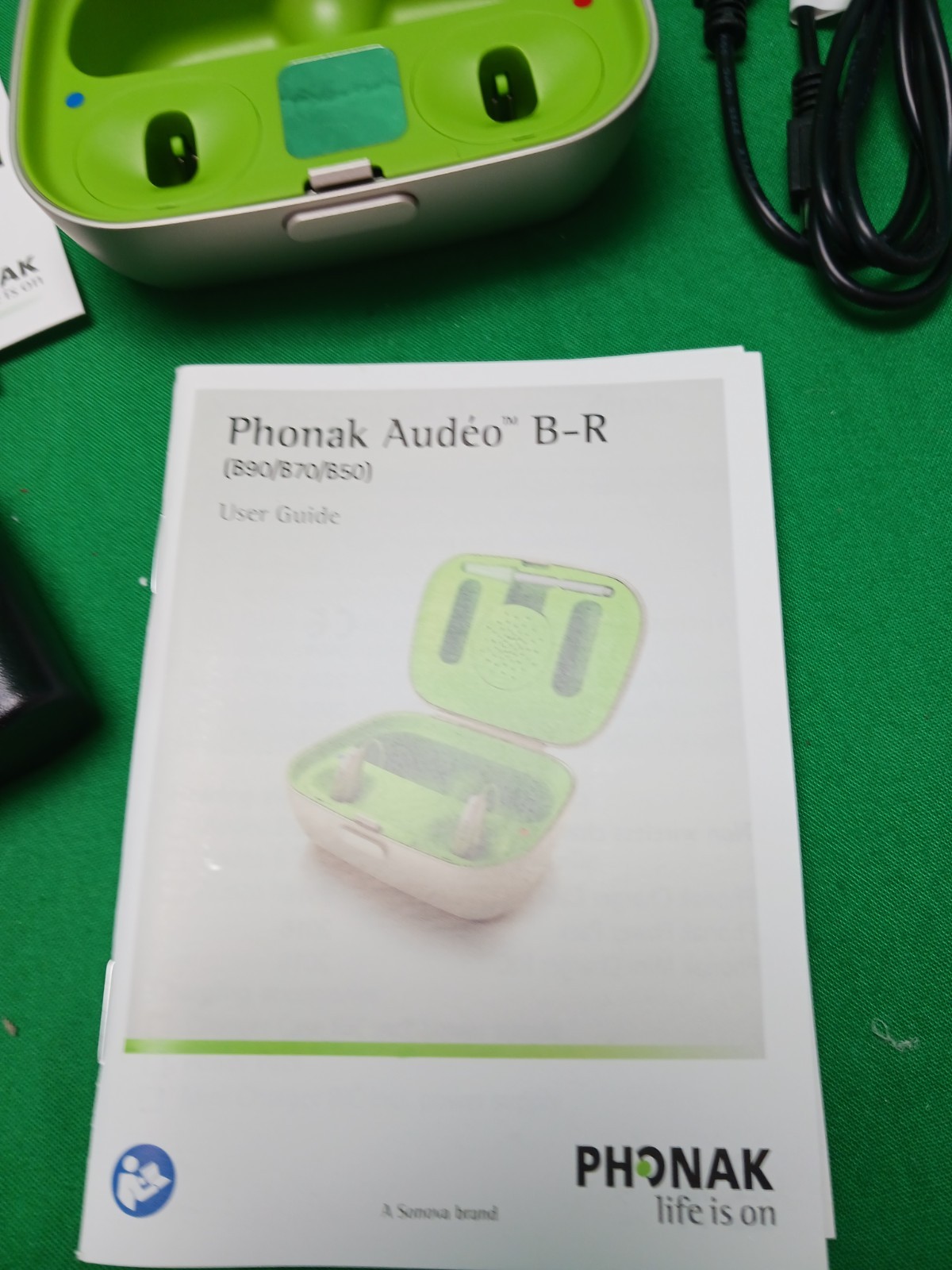 Phonak Hearing Aid Charger Case RIC With Power Supply & USB Cord