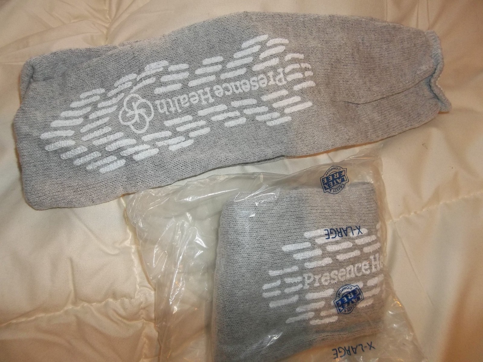 LOT 2 PR PRESENCE HEALTH MEDICAL NON-SLIP HOSPITAL SOCKS XL LATEX FREE GREY
