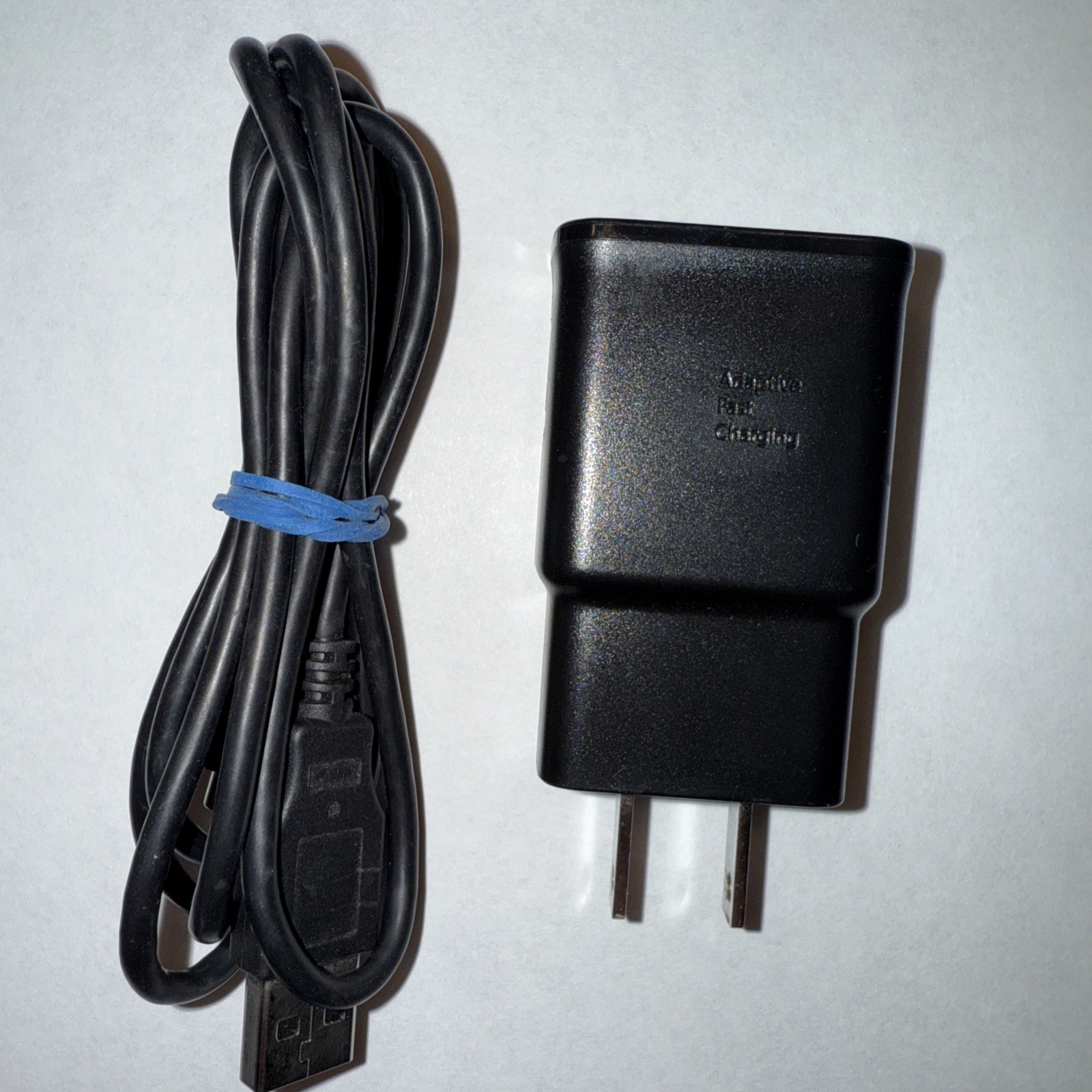Beltone C-1 Hearing Aids w/ Charger Case, OEM Wall Charger & Cord Tested Working
