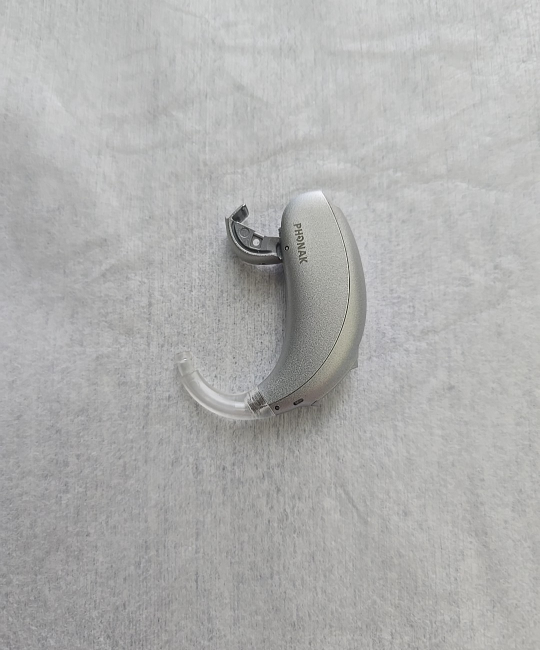 SINGLE_ SKY M70-SP BTE HEARING AID. MILD TO SEVERE HEARING LOSSES.