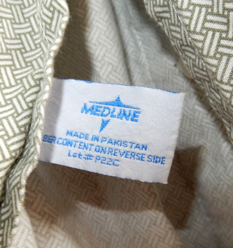 HOSPITAL PATIENT GOWN With IV Snap Sleeves 2 Ties In The Back SIZE LARGE Medline