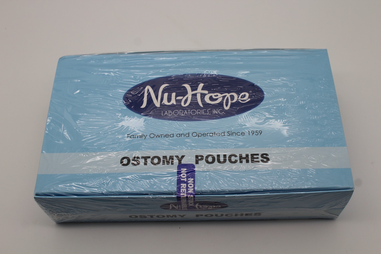 Box of 10 NU-HOPE 8462-C-5 Precut 1-1/2 in. Convex 20 oz Urinary Ostomy Pouches