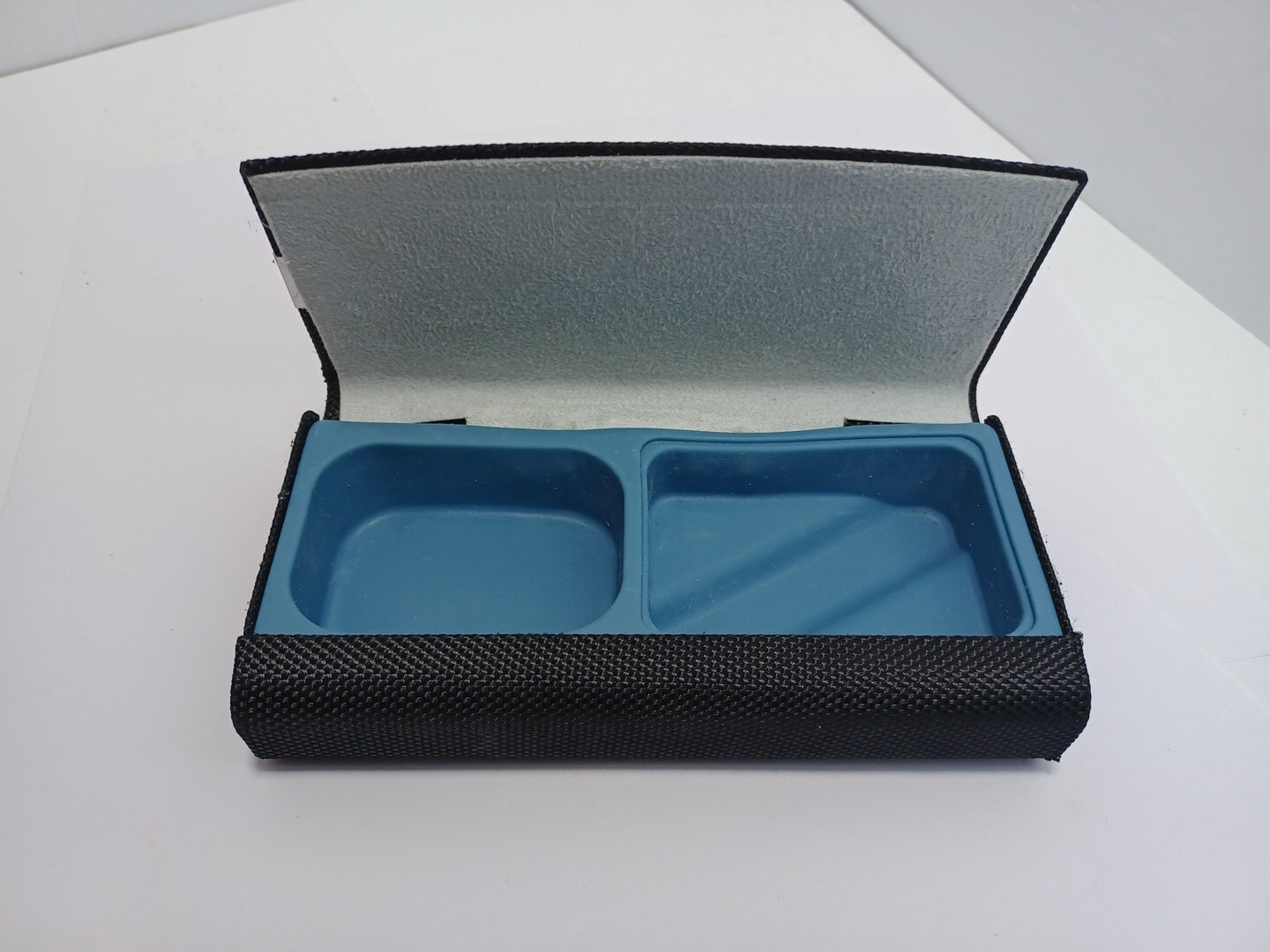 Starkey 06-18-210032 IR – Untested For Parts – With Case –