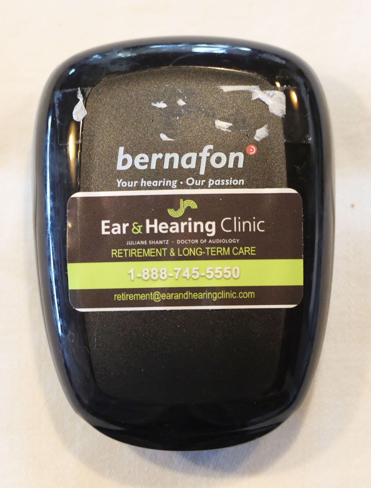 Bernafon Alpha Hearing Aids Left And Right Pair with extra batteries.