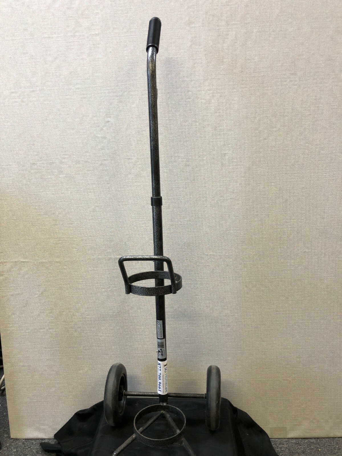 Oxygen Cylinder Tank Cart , Drive, Drive Medical HX5 9JP, 36 Kg / 80 Lbs