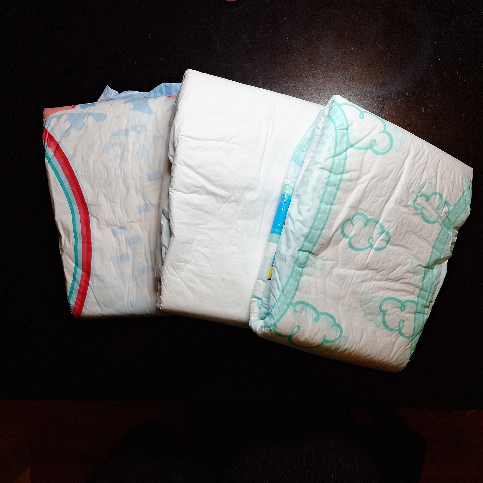 (3) New samples PLASTIC BACKED Kiddo Size Medium Diaper ABDL ultra soft Pampers