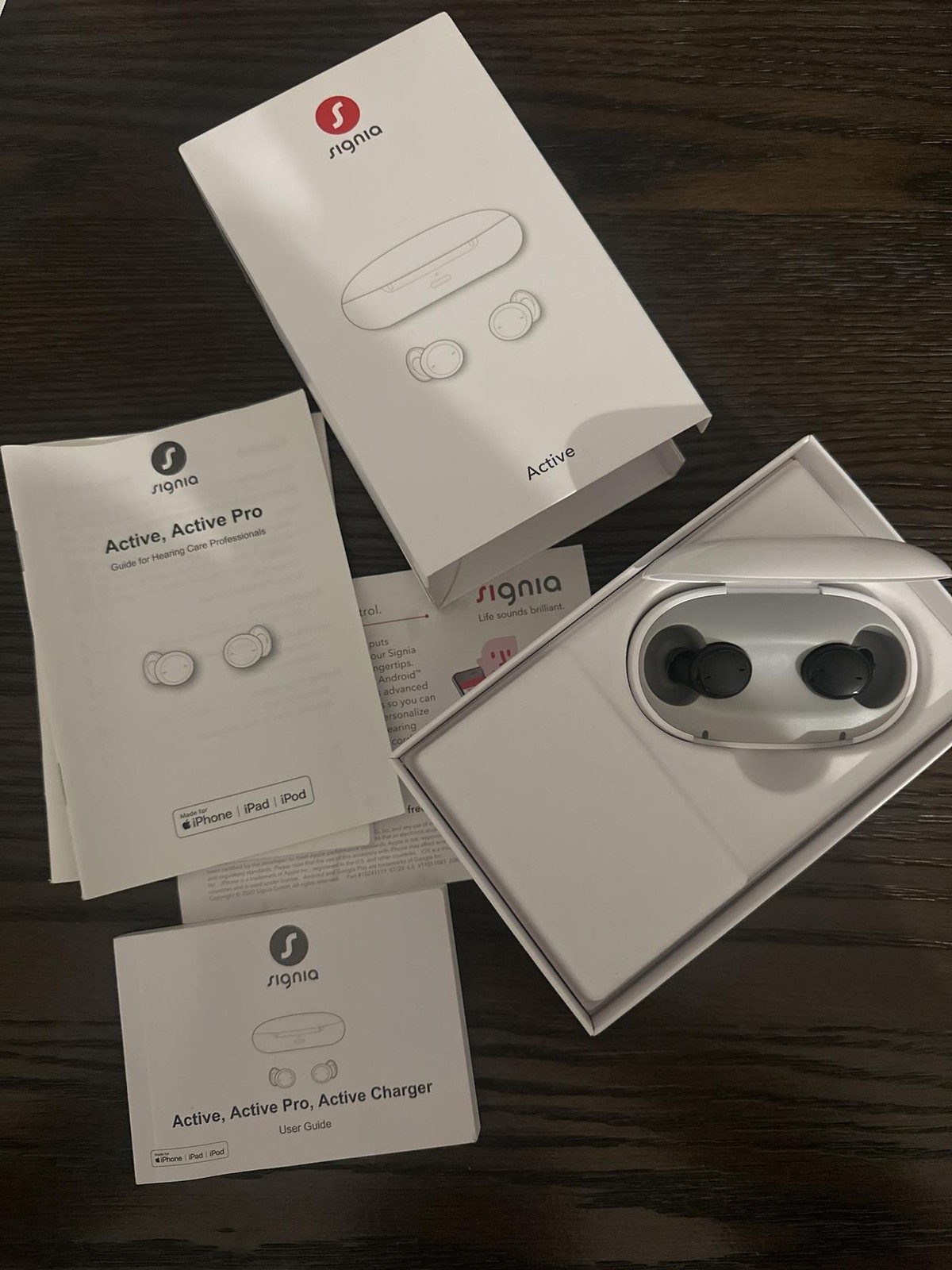 Signia Active brand new + Charger for mild to severe hearing losses
