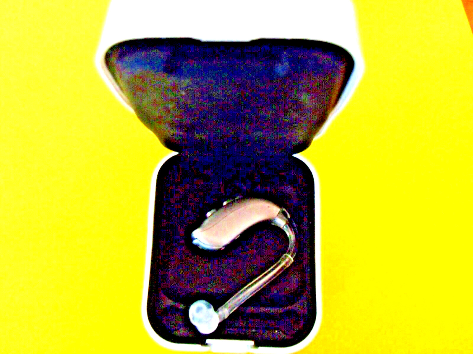 PROGRAMMABLE BEHIND THE EAR DIGITAL HEARING AID PROFOUND hearing loss