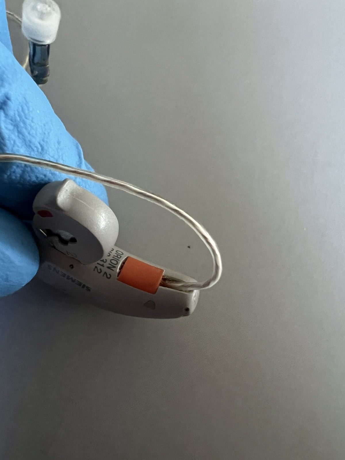 2 Siemens RIC Hearing Aid Pair for Both Ears Battery Powered Gray