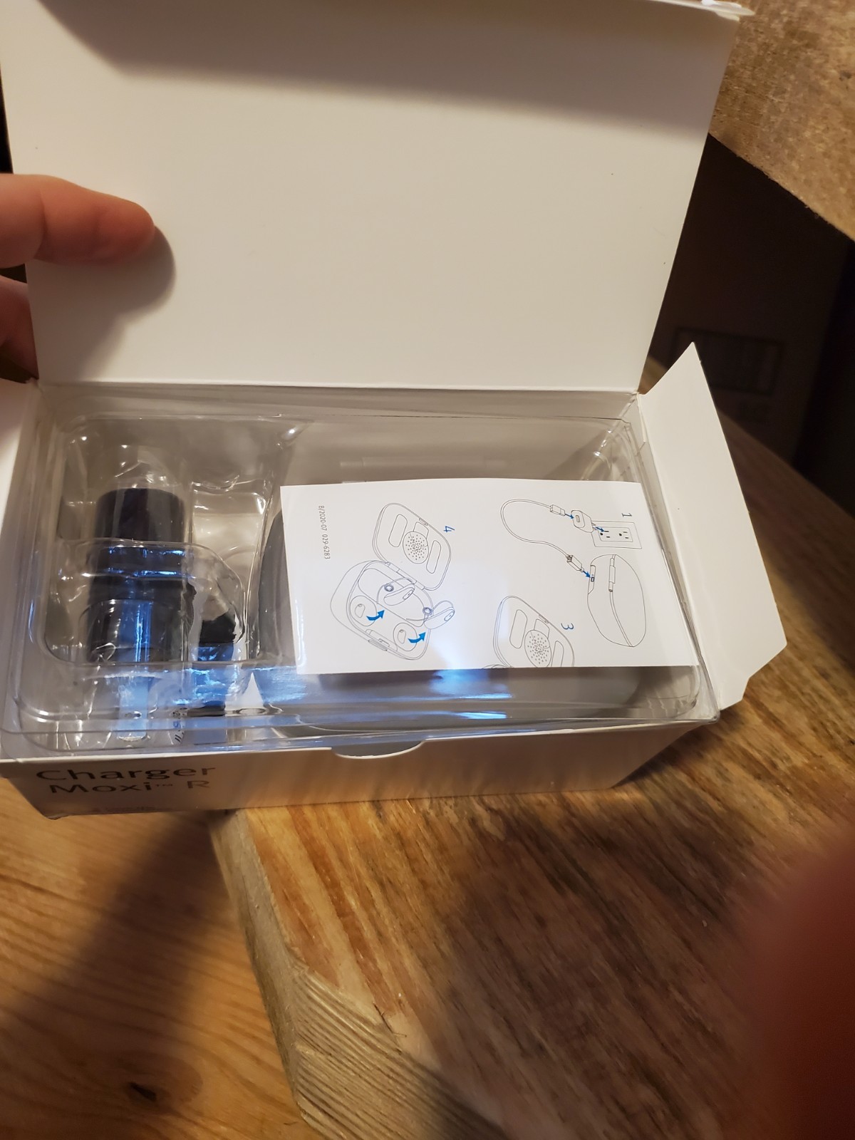 Unitron Charger Moxi R (Ref: 075-5870-11) for Hearing Aids – BRAND NEW