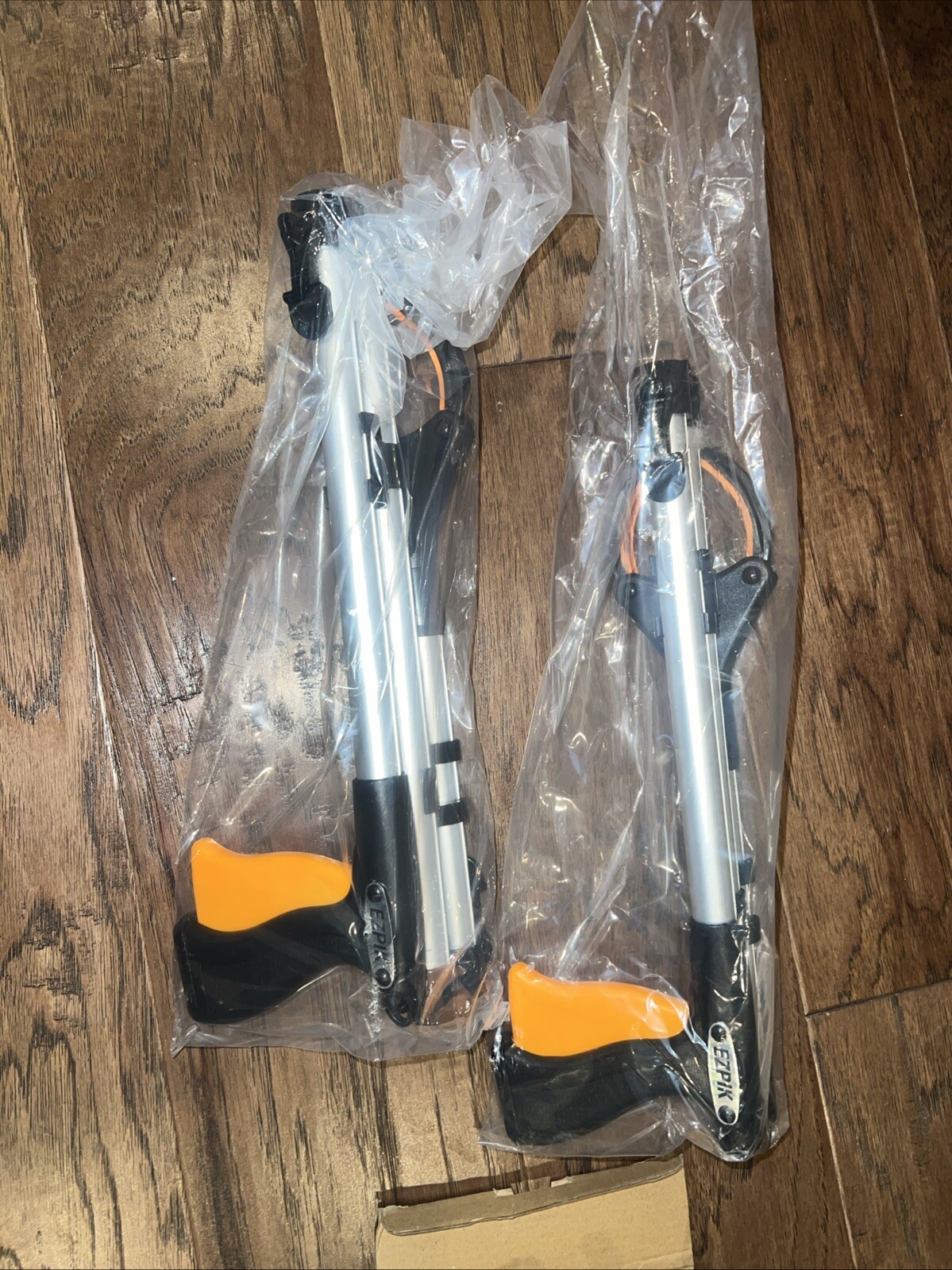 2x EZPIK® Folding Grabber Reacher 43 Inch + Magnets Lot Of 2