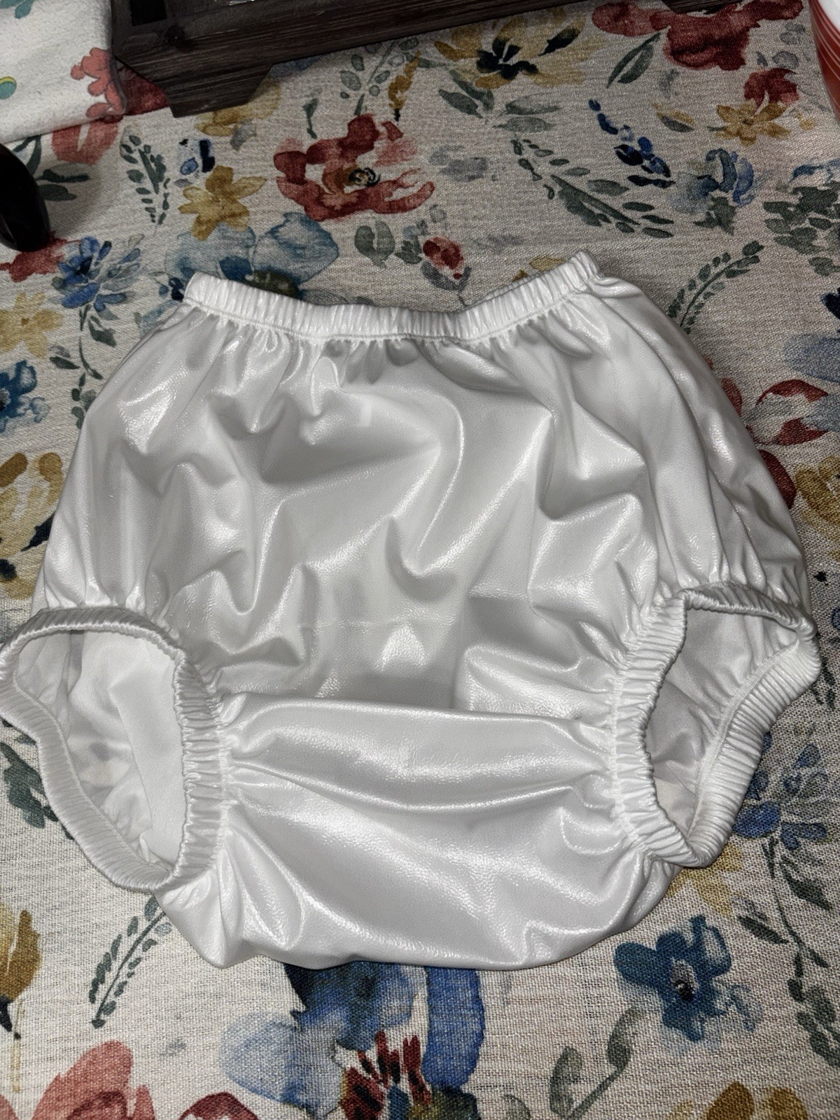 Salk Select Sani-Pant Small Waist 22” To 28” OOP NEW Incontinence Brief Cover