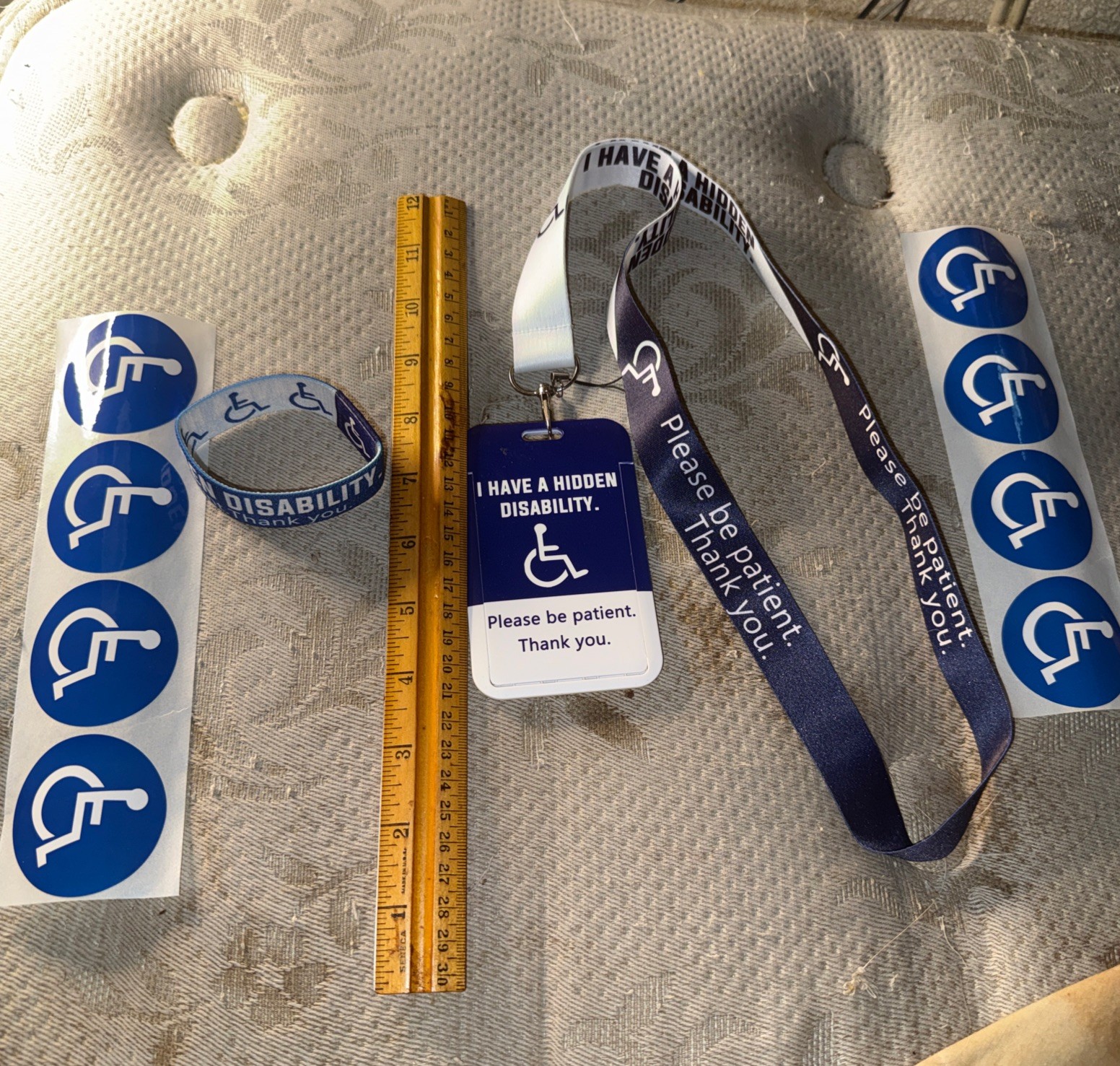 NOVELTY Hidden Disability .PLACARD & LANYARD + (10) – 2” STICKERS PLUS-BRACELET