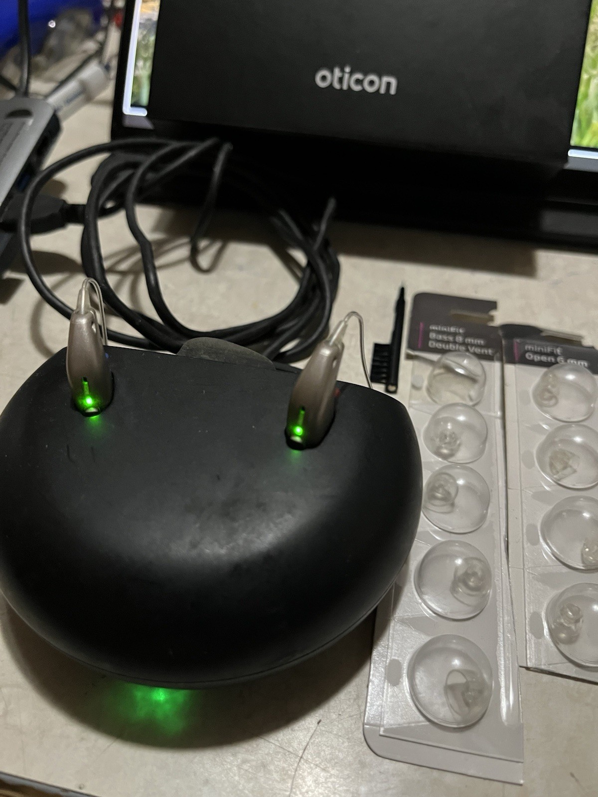 Oticon More 1 Mini RITE R Hearing Aids Charger, Case w/ Accessories