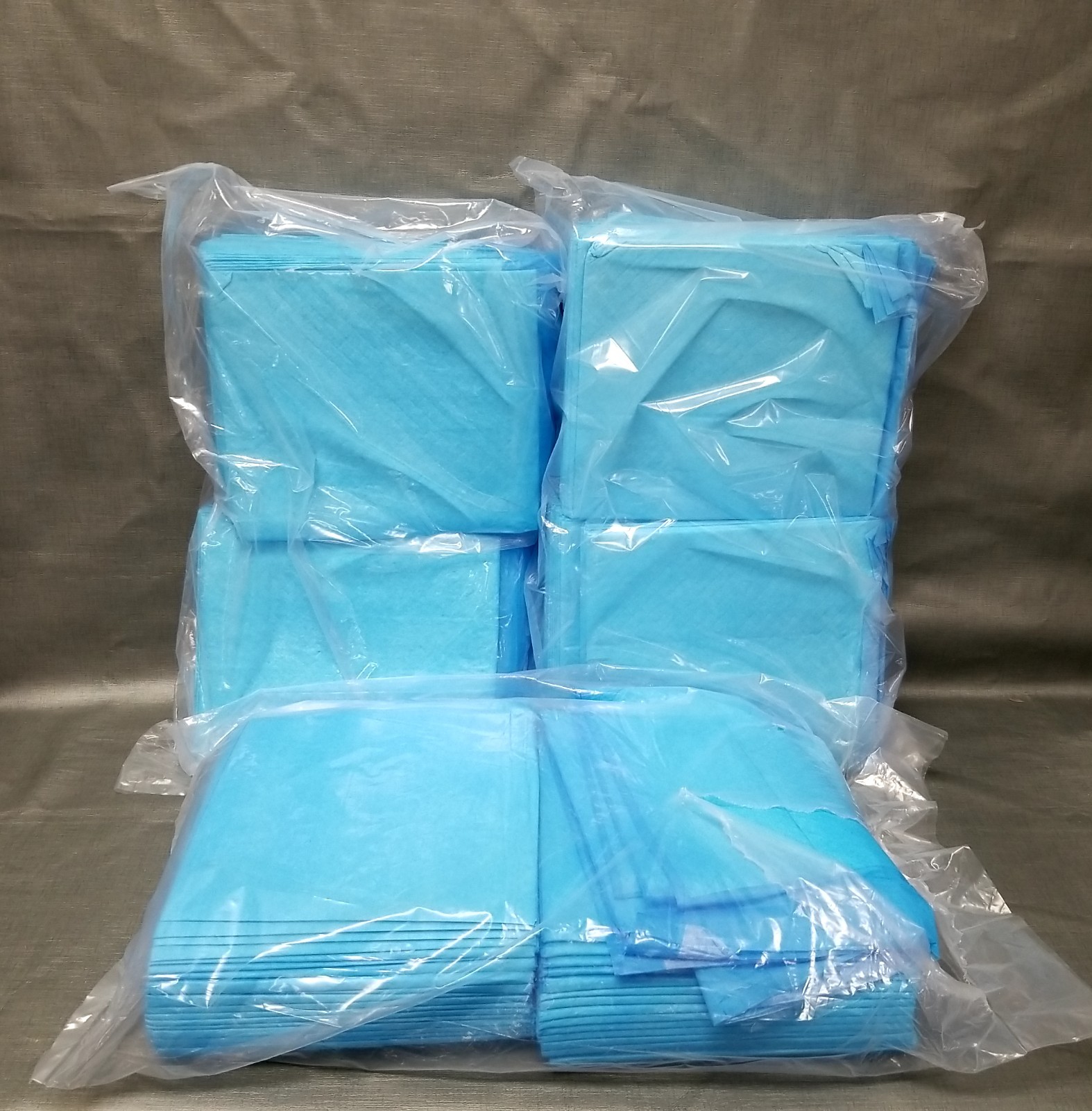 New Bulk Lot 32×21 Blue Incontinence Pads – No Other Info Available