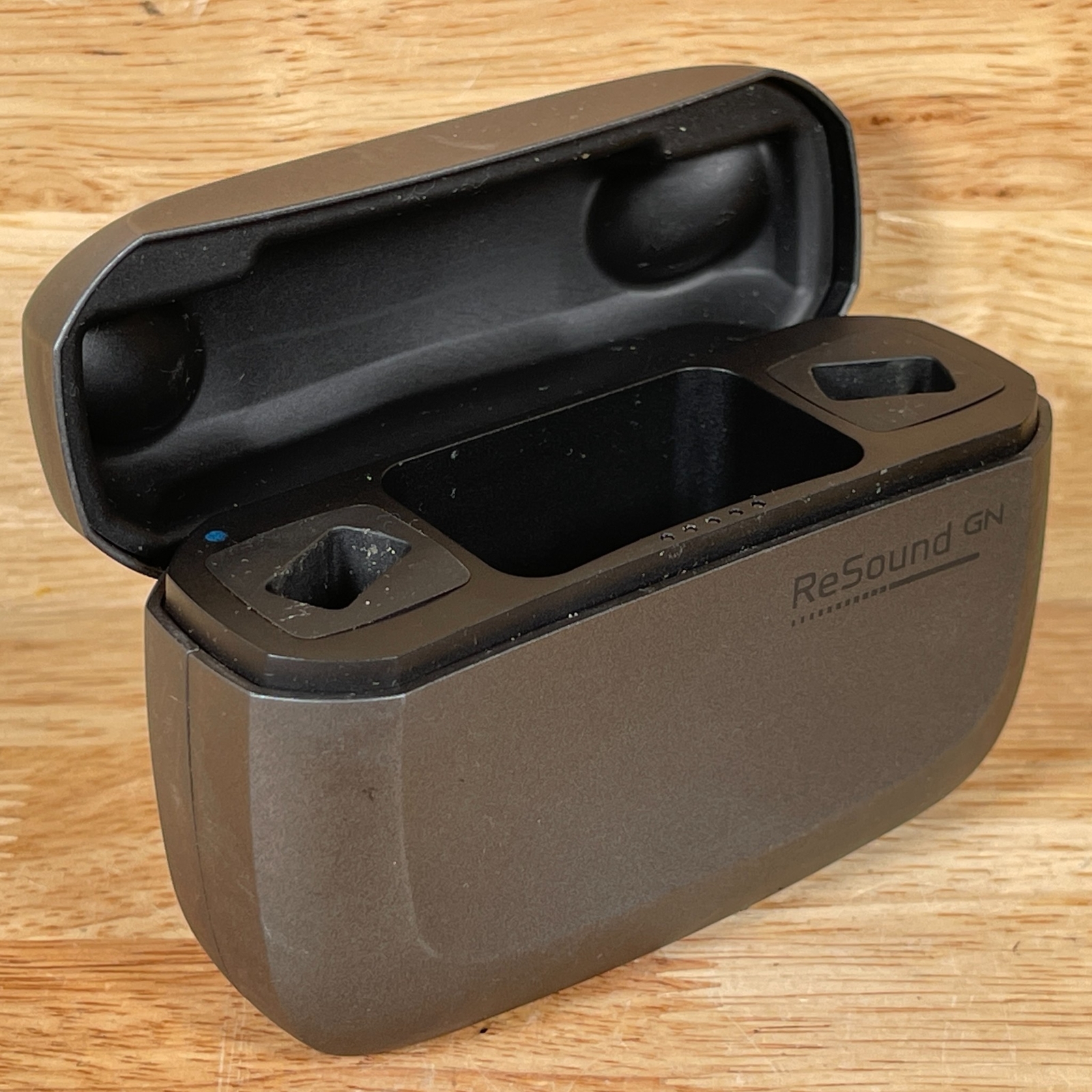 Resound GN C-1 Gray Linx Quattro 2600mAh Hearing Aids Charging Case – For Parts