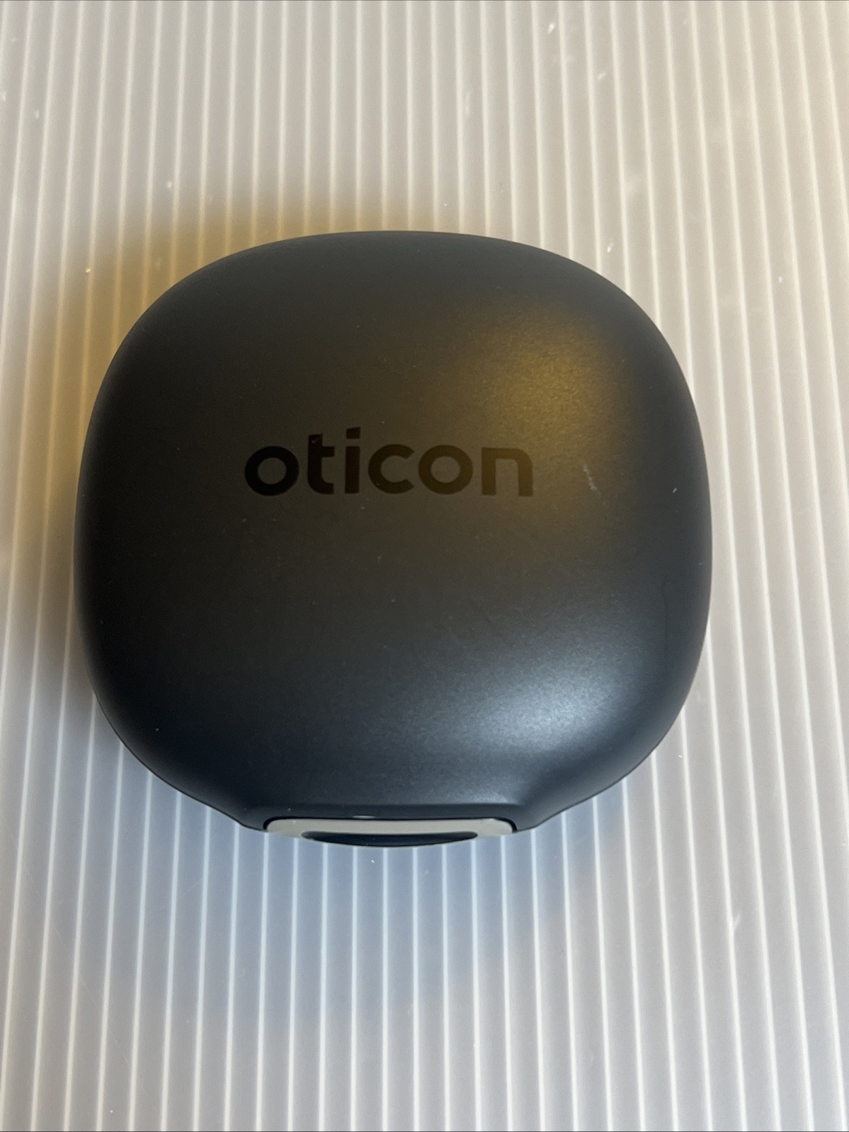 OTICON Hearing Aid Clamshell Hard Case w/ Cleaning Tool