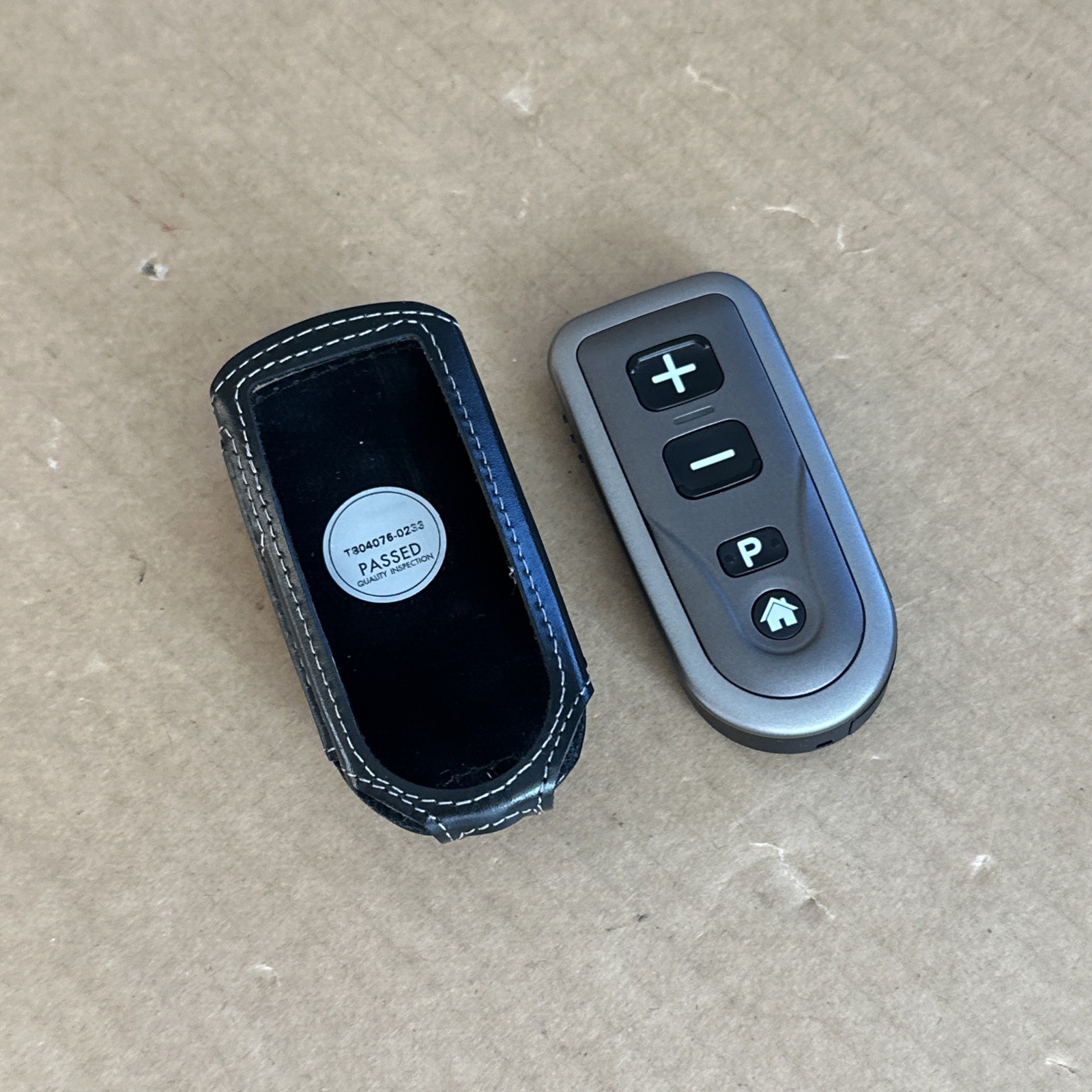ORIGINAL UNITRON REMOTE CONTROL KWC-PILOTONE2 (Leather Case Included)
