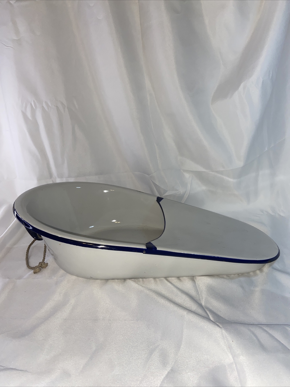 VINTAGE CESCO HOSPITAL WARE URINAL/ BEDPAN / WHITE ENAMELED~BLUE TRIM