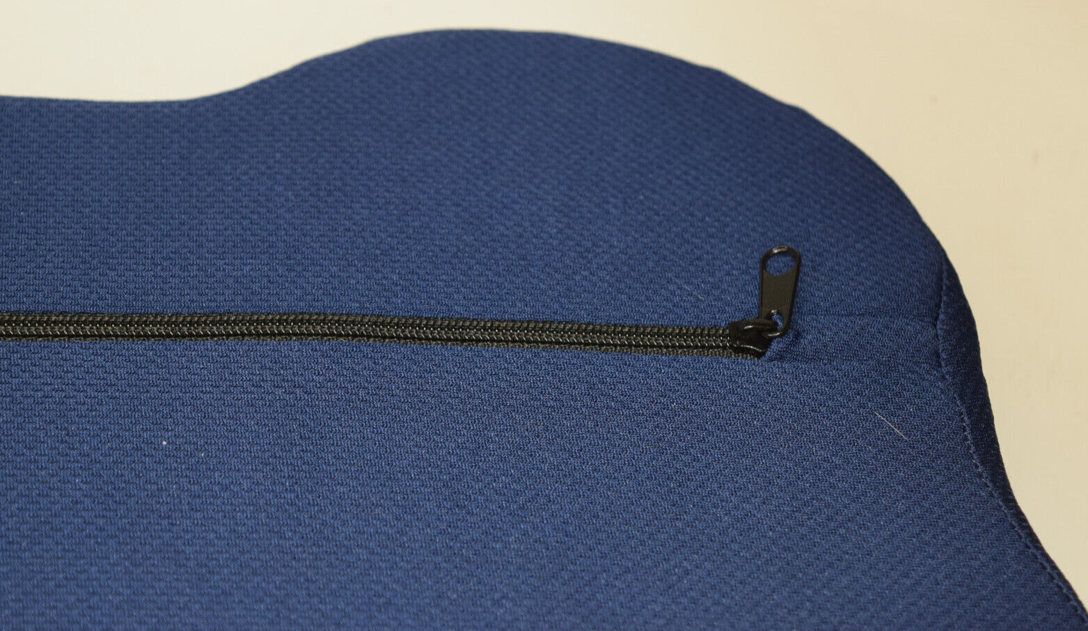 CONTOUR KABOOTI Comfort Ring with Blue Cover, 17-1/2″ x 13-1/2″ x 3-1/4″