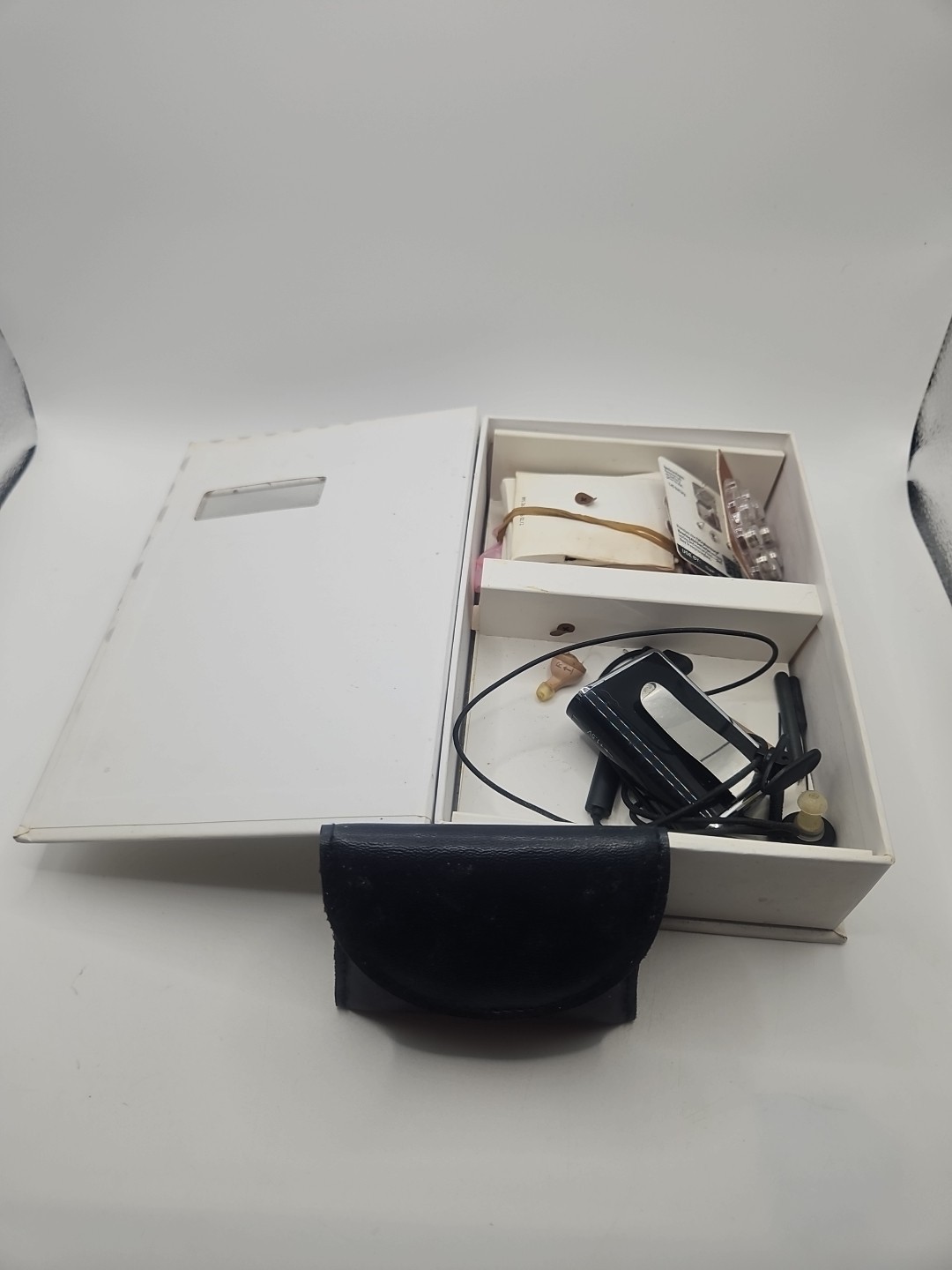 Vintage Body Worn Hearing Aid Black with Case, Box & Accessories – Untested As