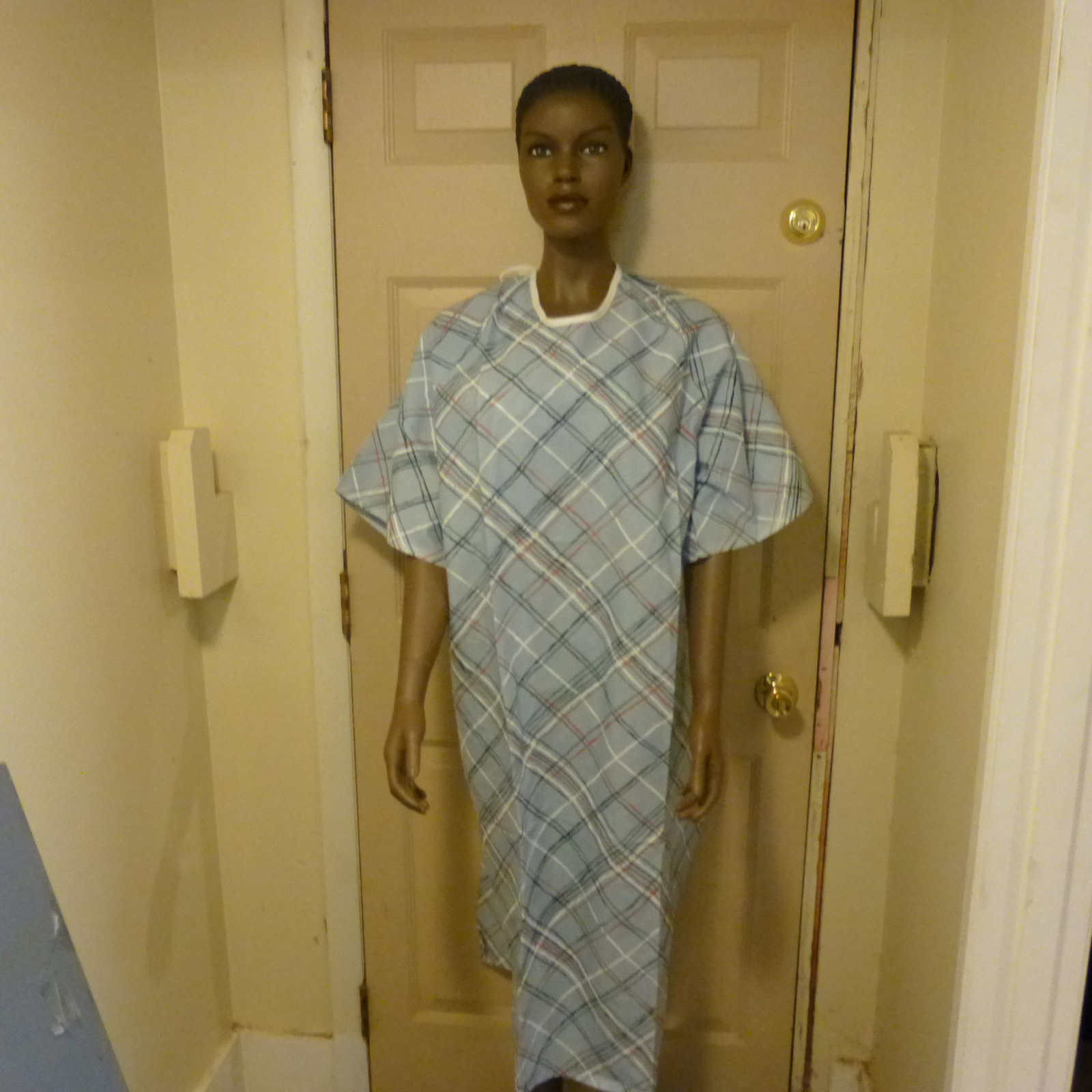 NEW Fashion Seal Healthcare – Hospital Gown Medical Gown – Large 1 size fit most