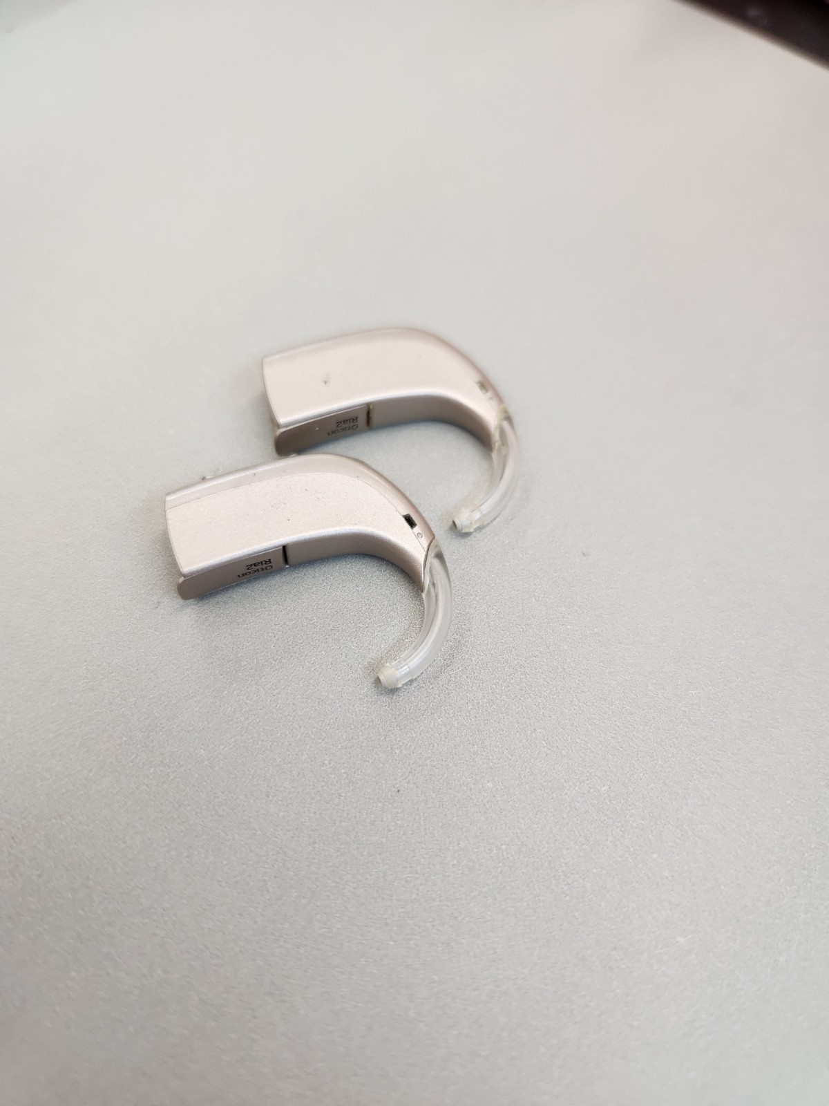 PAIR of Oticon Ria 2 BTE Hearing Aids with WARRANTY!