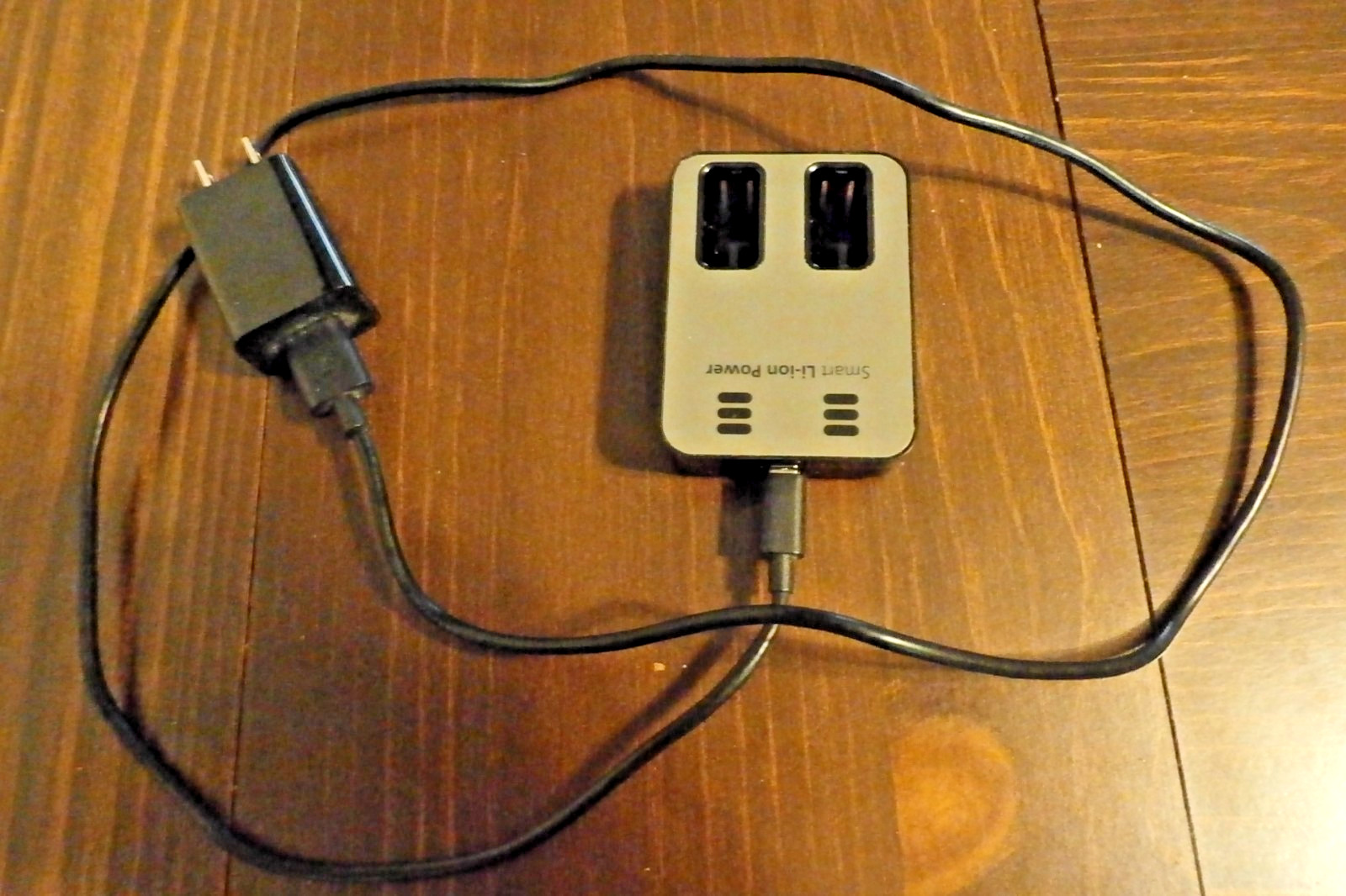Smart Li-Ion Charger w/Cable Excellent condition-Signia Pure Hearing Aids Parts