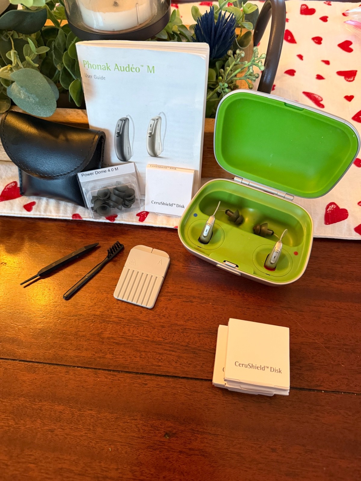 Phonak Audeo P30- r Bluetooth Hearing Aids Rechargeable w/ Charging Dock