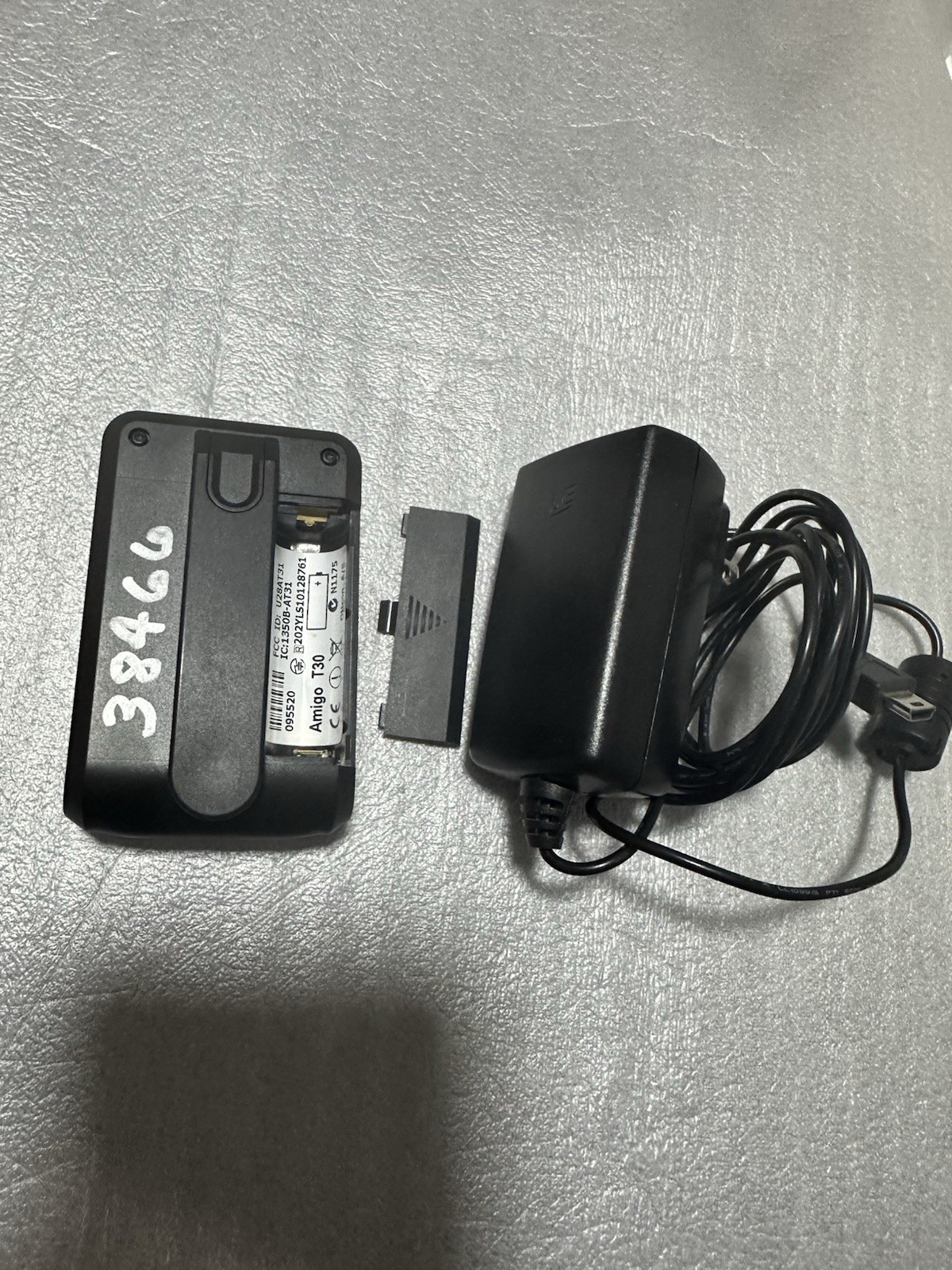 OTICON AMIGO T30 095520 BASIC TRANSMITTER USED IN GOOD CONDITION & CHARGER
