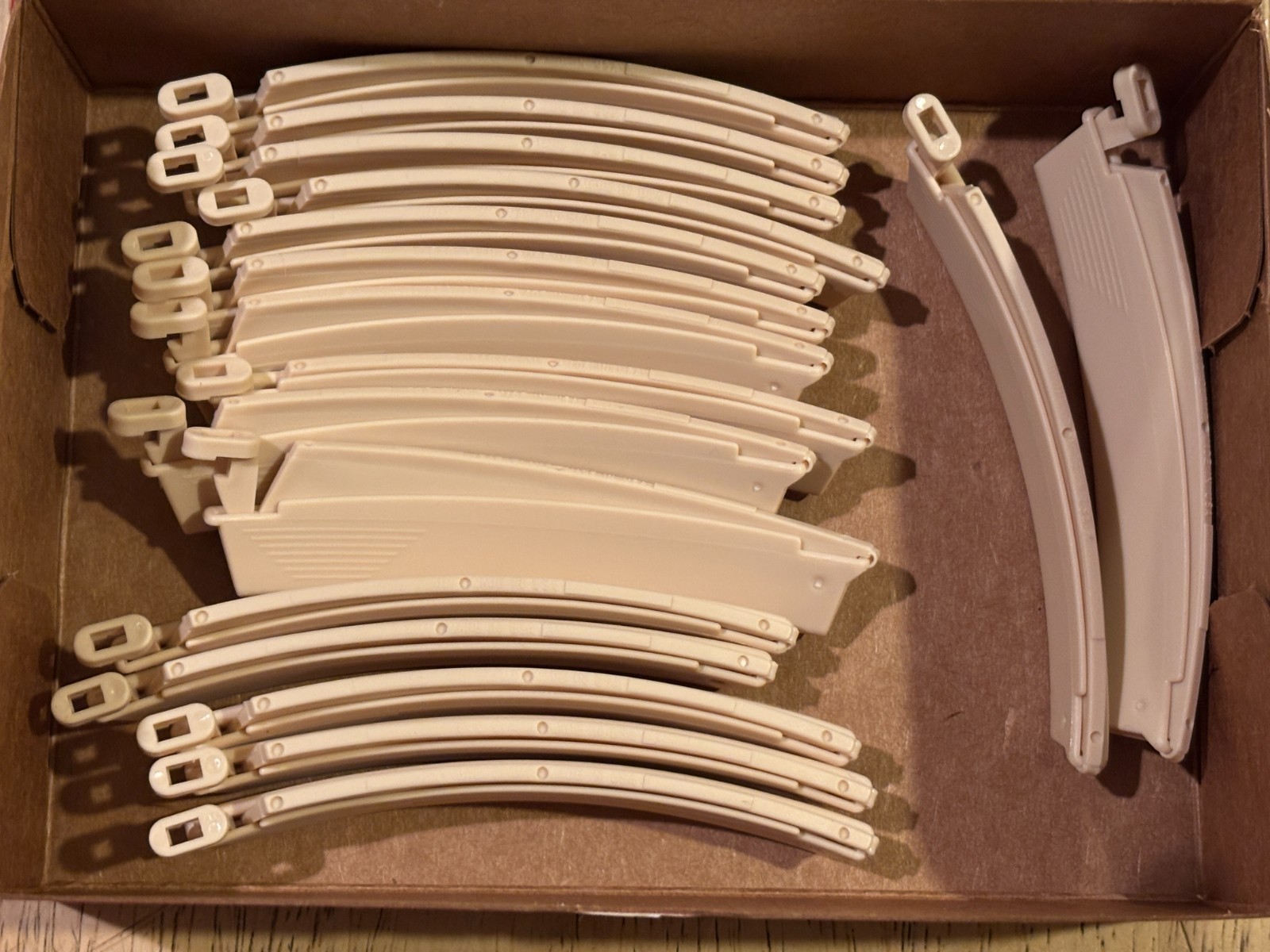 Hollister Ostomy Drainable Pouch Plastic Clamp – Beige – #8770 – 17 Count