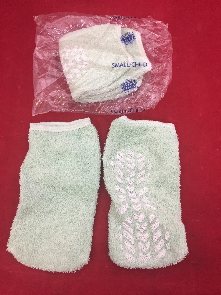 LOT OF 10 PAIRS BRAND NEW Green NON-SLIP Satety Terry Socks Small Adult/Child