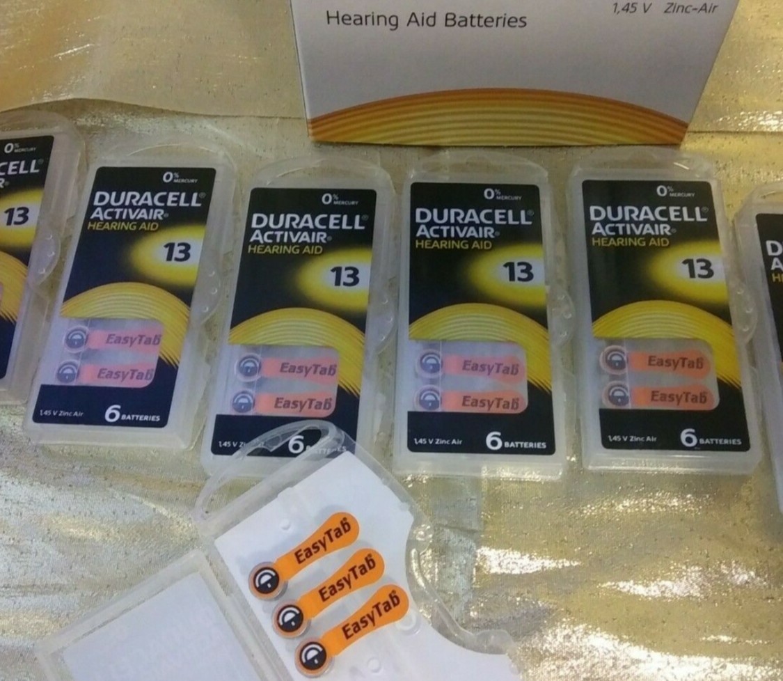 39 Duracell 13 Hearing Aid Batteries Size 13 BATTERIES Exp:2024