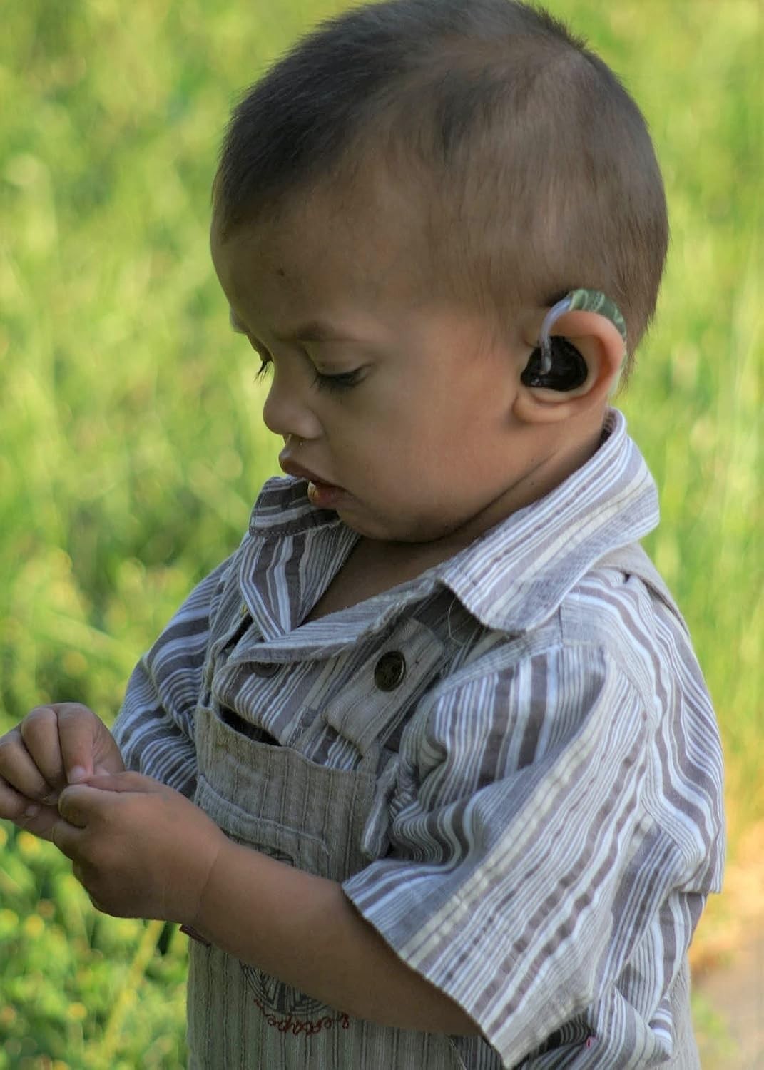 Hearing Amplifier Sleeve – Wind Resistant, Cordless Design