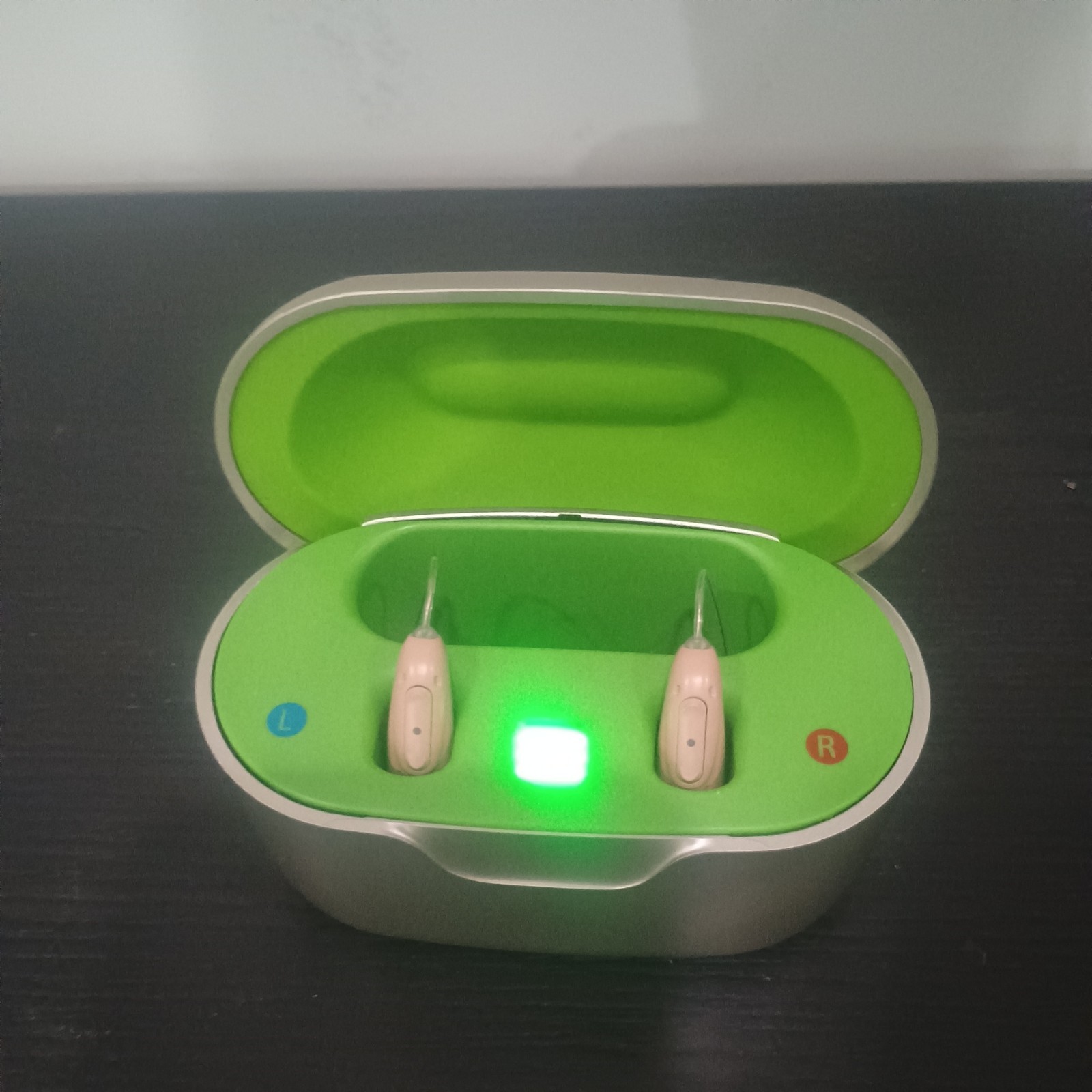 Phnk Audeo Lumity Life Accessories & Case, Pair L & R Great ConditionL90-RL
