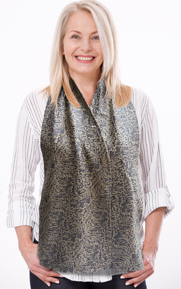 Fashionable Adult Bib Dining Scarf- Cravaat by DinerWear® [MSS]