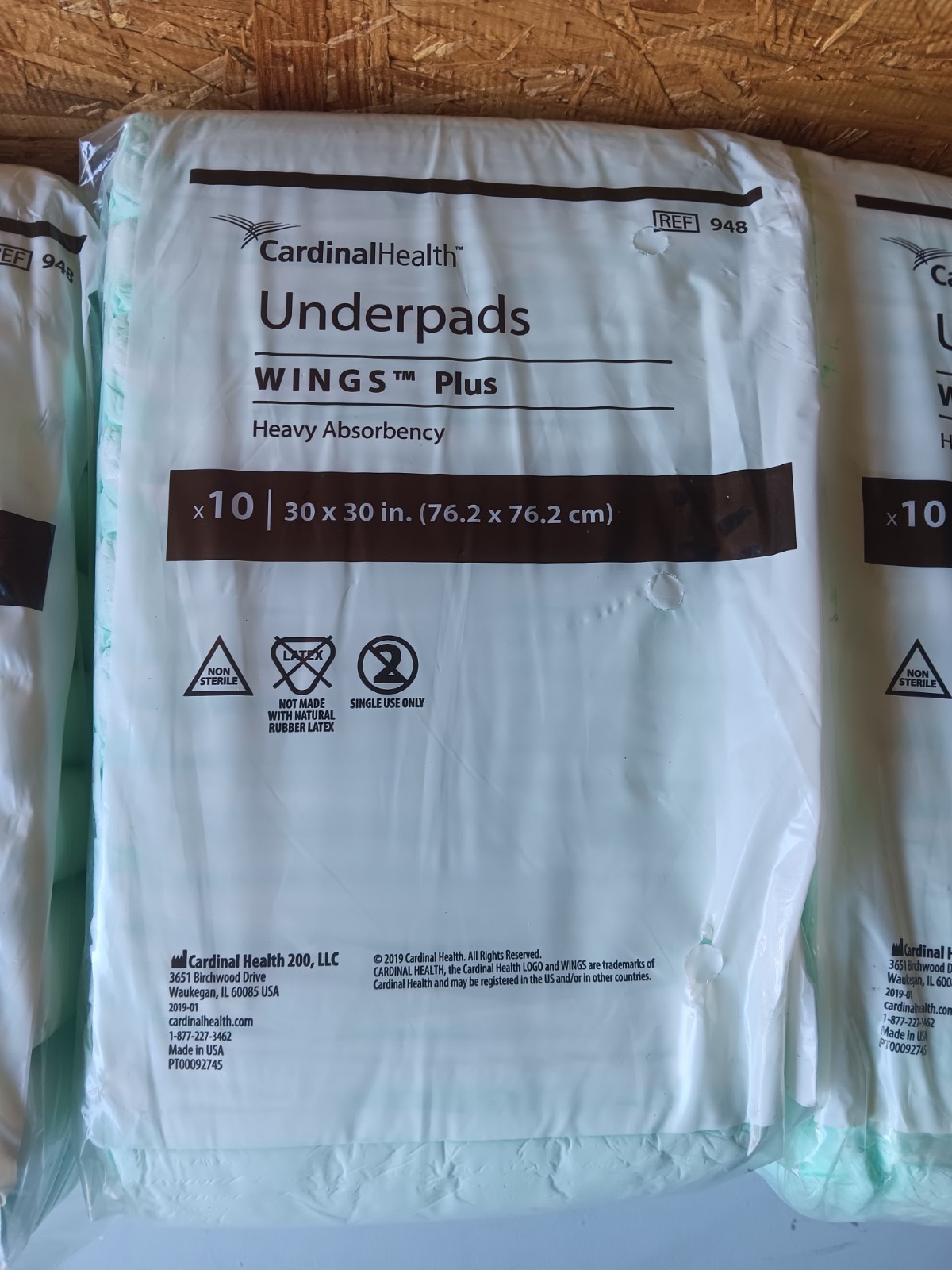 Lot of 30 Cardinal Health Standard Underpads Wings Plus 30″ x 30″ Disposable