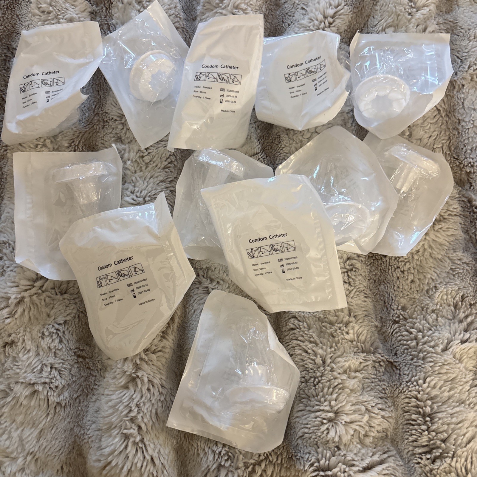 12 Condom Catheters for Men Overnight Silicone 32mm Individually Sealed 03/2031