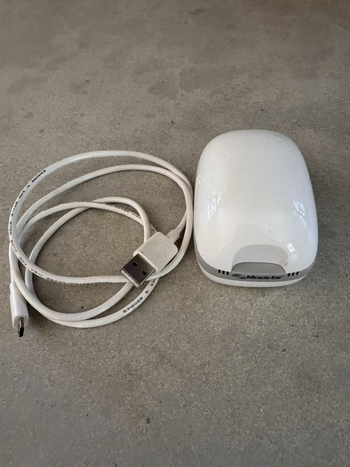 MIRACLE EAR Mecharge B/R 2 Charging Case w/USB Cord NO HEARING AIDS