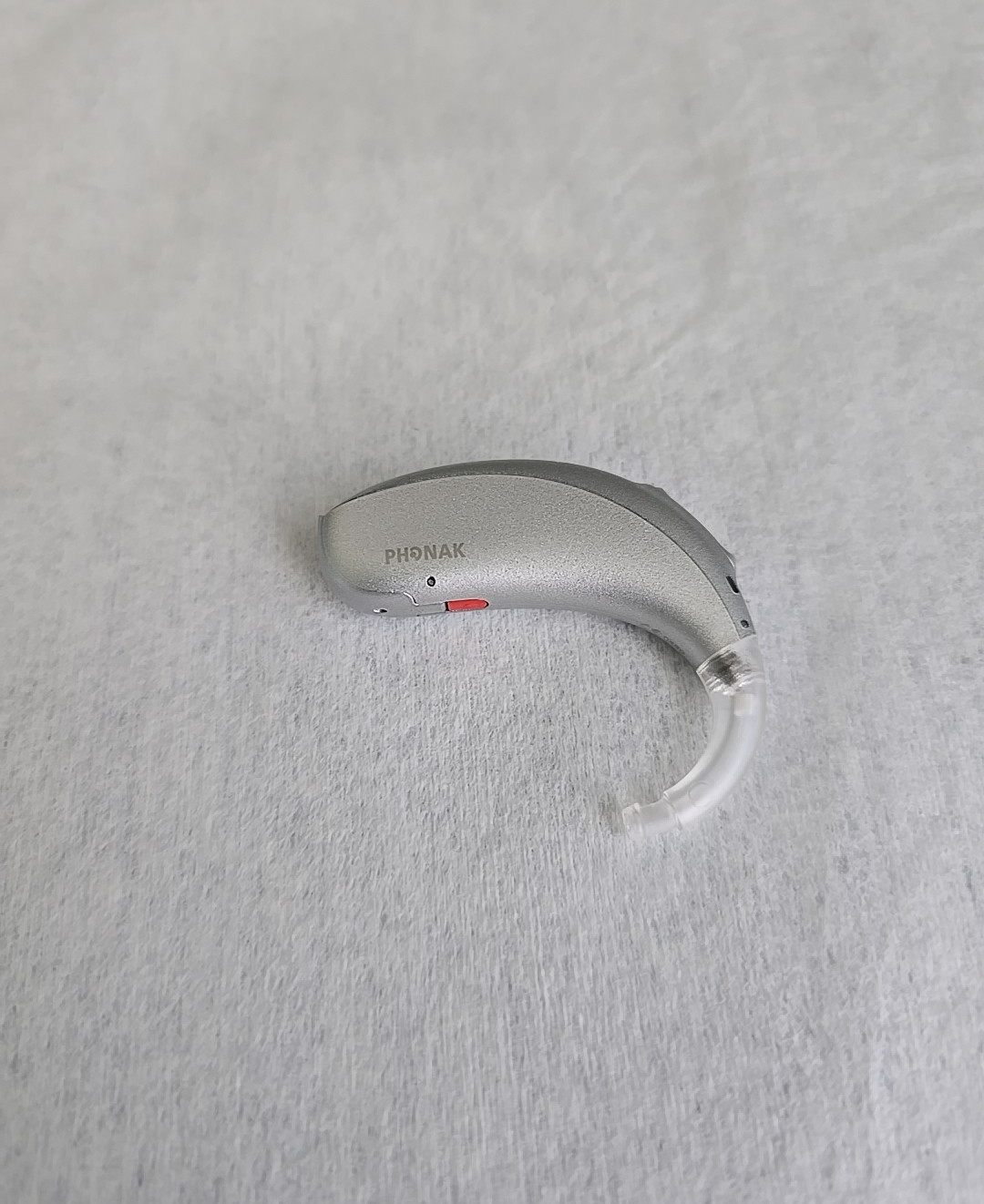 SINGLE_ SKY M70-SP BTE HEARING AID. MILD TO SEVERE HEARING LOSSES.