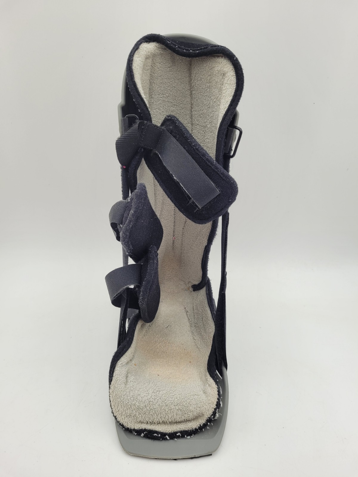 DJ Ortho MaxTrax Air Walker DJO Global, Size small size 7.5-8 With Night Splint