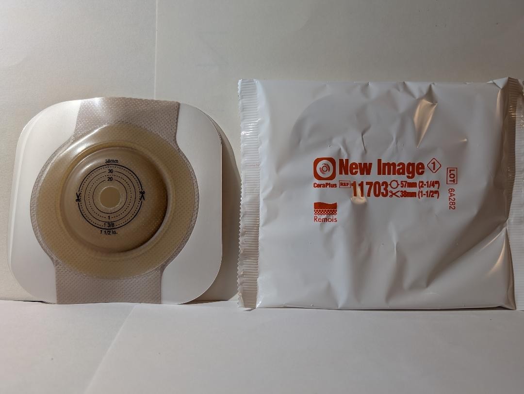 #11703 HOLLISTER CERA PLUS SKIN BARRIER, SOFT CONVEX W/TAPE. EXP. 2031